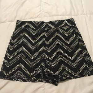 Black high-waisted printed shorts